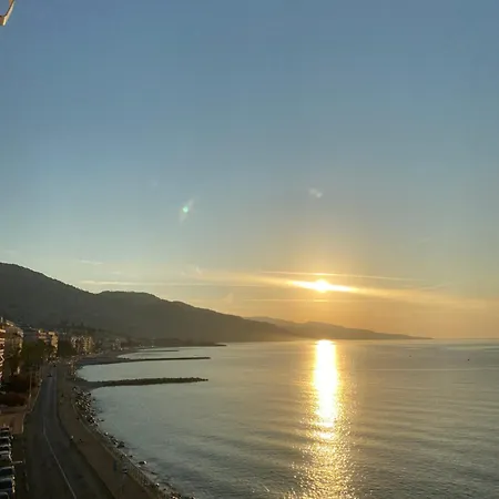 Apartment Sea View Studio, Huge Terrace On The 4th Floor *